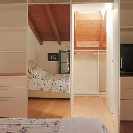 Modern Split-level Loft With Garden Near Fondazione Prada By Rentopolis *